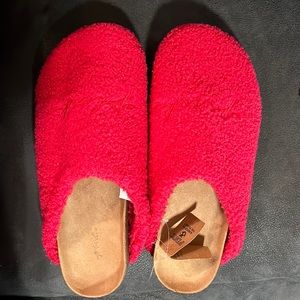 Red PINK clogs Brand new! Never worn with tags